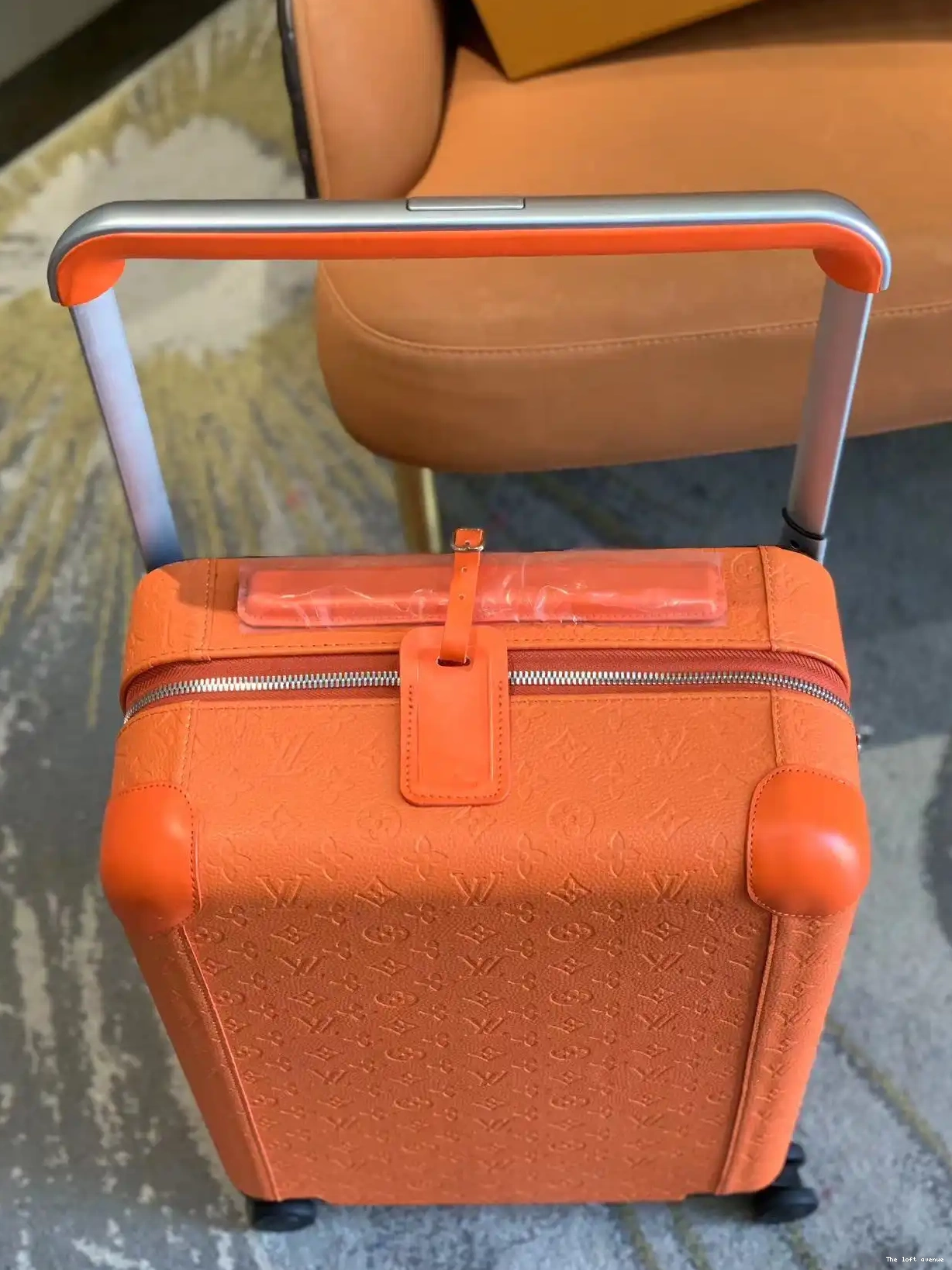 ORANGE SUITCASE 55 HORIZON CUSTOM TAURILLON 37L 0522